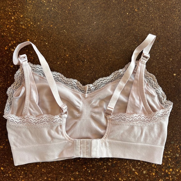 Maternity/nursing bra with laces - Picture 2 of 2